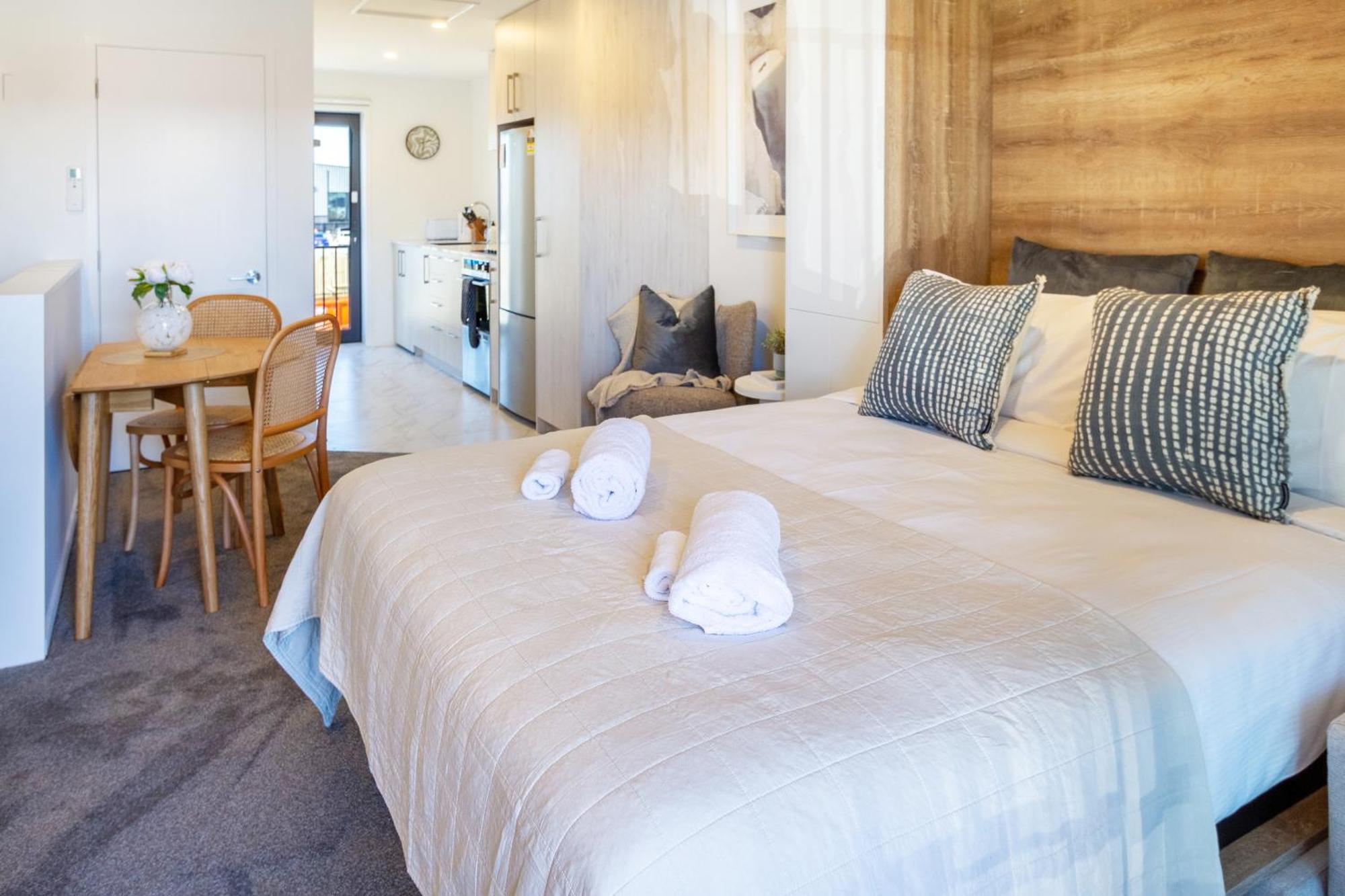 Explore From 8 Wilmer: Upper Level Cozy Studio Christchurch Exterior photo